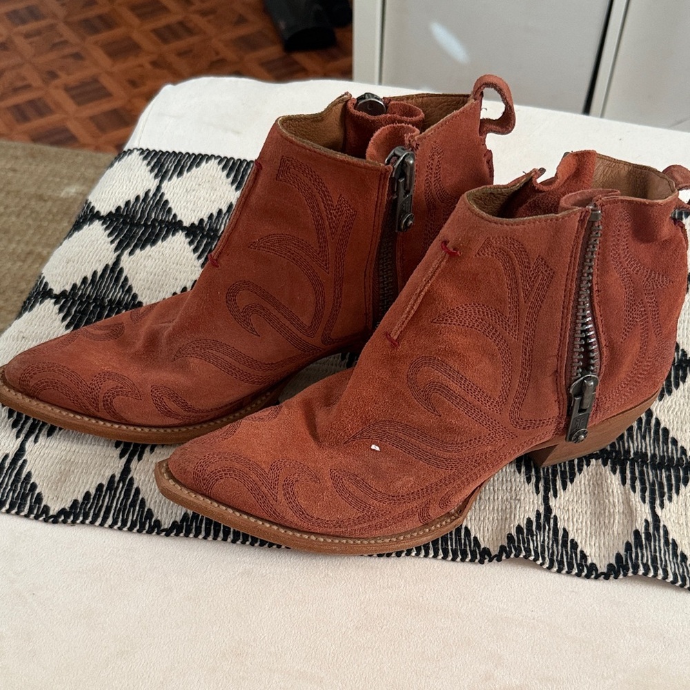 Frye Women's Ankle Boots in Rust Brown